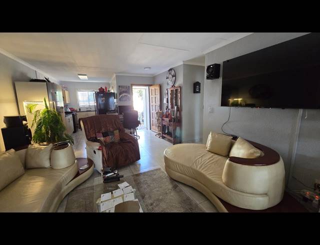 2 BEDROOM SECTIONAL TITLE FOR SALE IN ALBERTSDAL